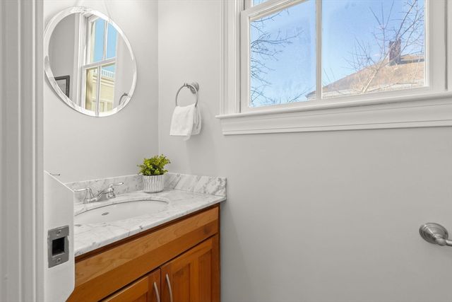 32 Stedman 32, Boston, MA 02130