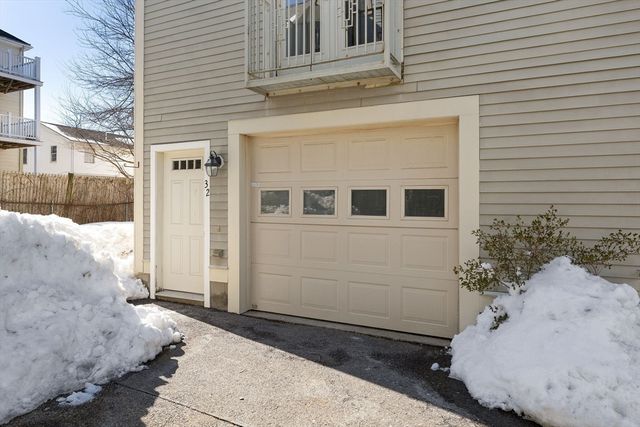 32 Stedman 32, Boston, MA 02130