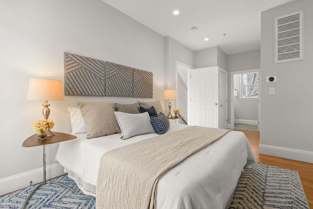 32 Stedman 32, Boston, MA 02130