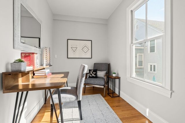 32 Stedman 32, Boston, MA 02130