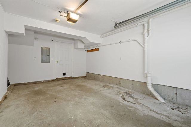 32 Stedman 32, Boston, MA 02130