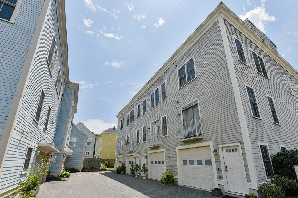 32 Stedman 32, Boston, MA 02130