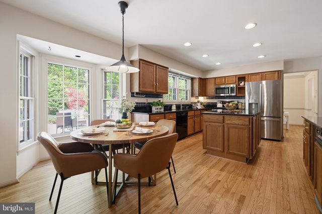 6830 BLUECURL CIR, Springfield, VA 22152