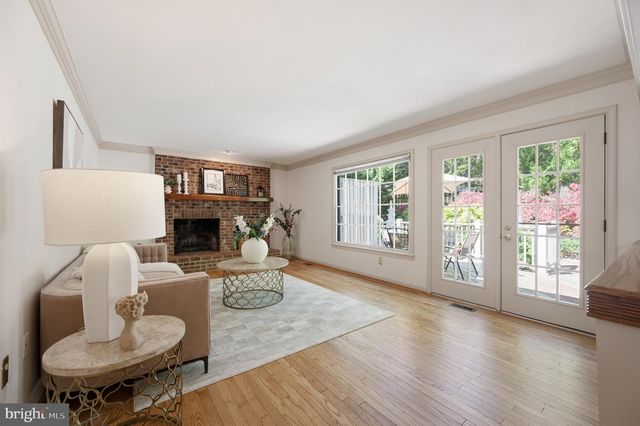 6830 BLUECURL CIR, Springfield, VA 22152