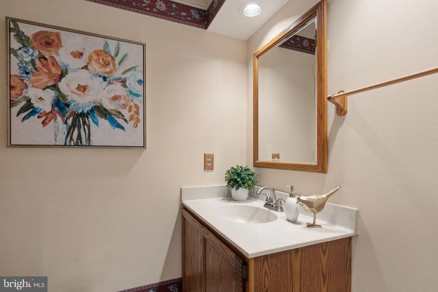 6830 BLUECURL CIR, Springfield, VA 22152