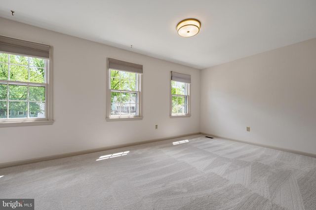 6830 BLUECURL CIR, Springfield, VA 22152