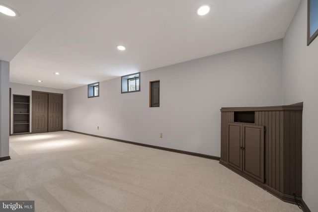 6830 BLUECURL CIR, Springfield, VA 22152