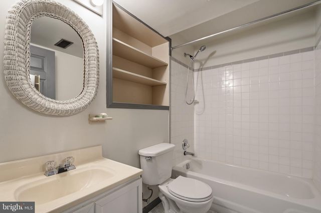 6830 BLUECURL CIR, Springfield, VA 22152
