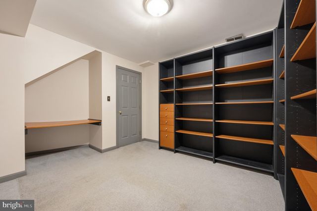 6830 BLUECURL CIR, Springfield, VA 22152