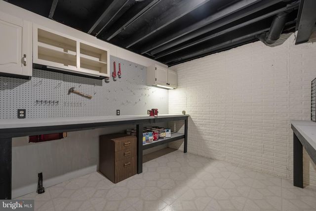 6830 BLUECURL CIR, Springfield, VA 22152