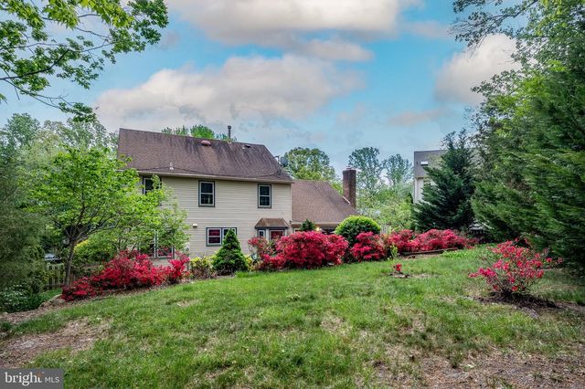 6830 BLUECURL CIR, Springfield, VA 22152