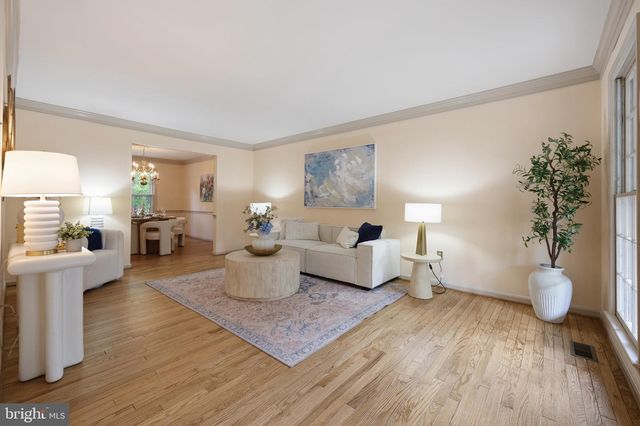 6830 BLUECURL CIR, Springfield, VA 22152