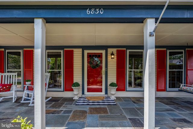 6830 BLUECURL CIR, Springfield, VA 22152
