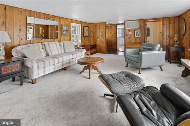 209 HARBOR WOODSVILLE, Hopewell, NJ 08530