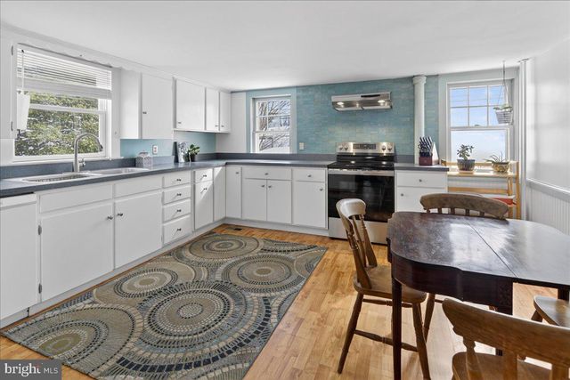 209 HARBOR WOODSVILLE, Hopewell, NJ 08530