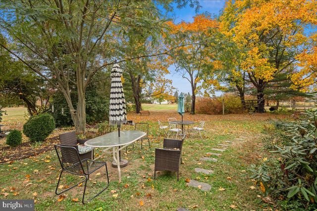 209 HARBOR WOODSVILLE, Hopewell, NJ 08530