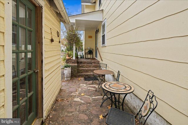 209 HARBOR WOODSVILLE, Hopewell, NJ 08530