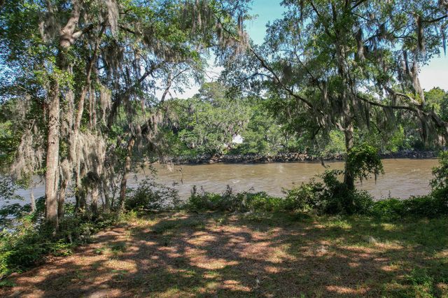 2180 Wappoo Hall Road, Charleston, SC 29412
