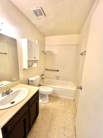 12200 Candelaria Road NE, Albuquerque, NM 87112