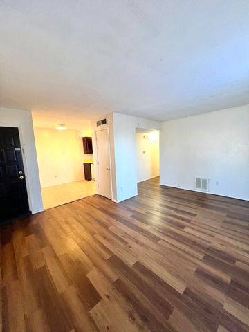 12200 Candelaria Road NE, Albuquerque, NM 87112