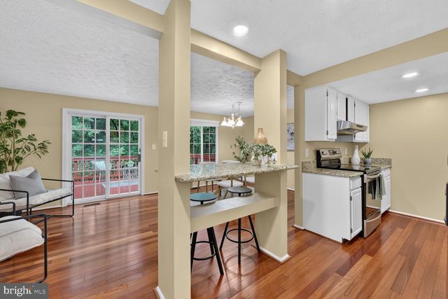 10902 HARPERS SQUARE CT, Reston, VA 20191