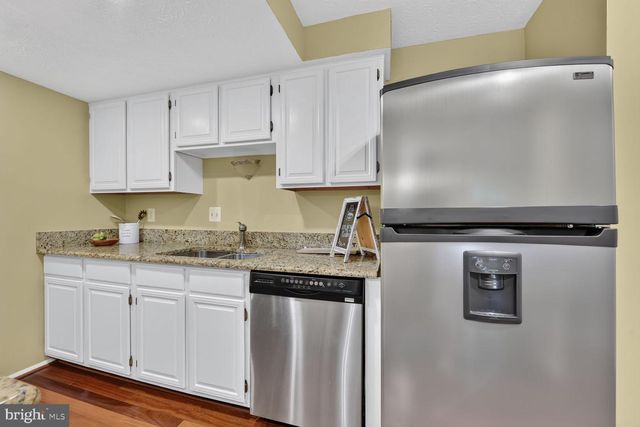 10902 HARPERS SQUARE CT, Reston, VA 20191