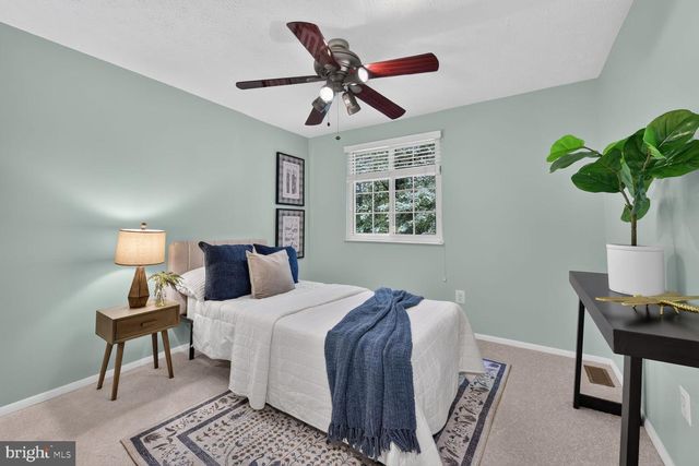 10902 HARPERS SQUARE CT, Reston, VA 20191