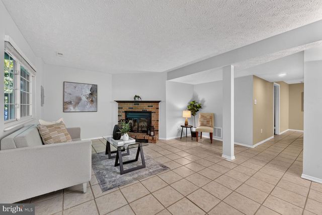 10902 HARPERS SQUARE CT, Reston, VA 20191
