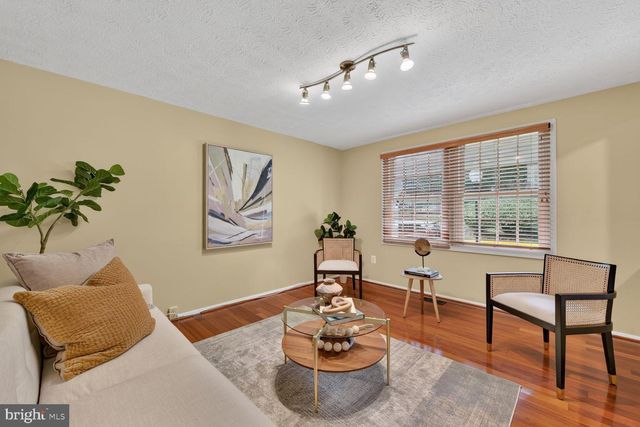 10902 HARPERS SQUARE CT, Reston, VA 20191