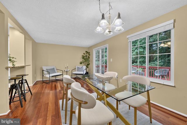 10902 HARPERS SQUARE CT, Reston, VA 20191