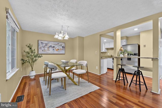 10902 HARPERS SQUARE CT, Reston, VA 20191