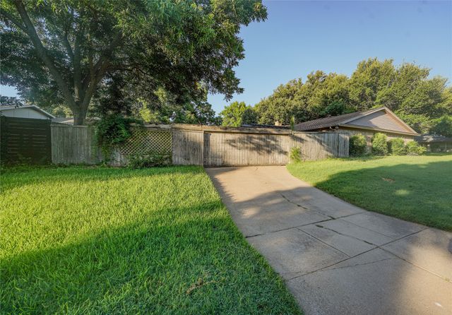 3701 Streamwood Road, Fort Worth, TX 76116