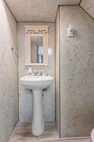 133 Eileen, Baldwin Boro, PA 15227