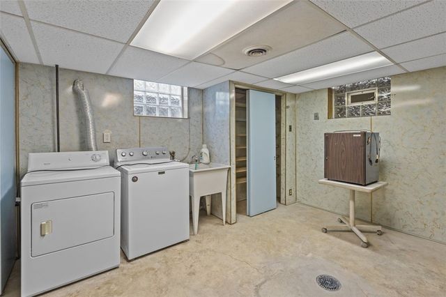 133 Eileen, Baldwin Boro, PA 15227