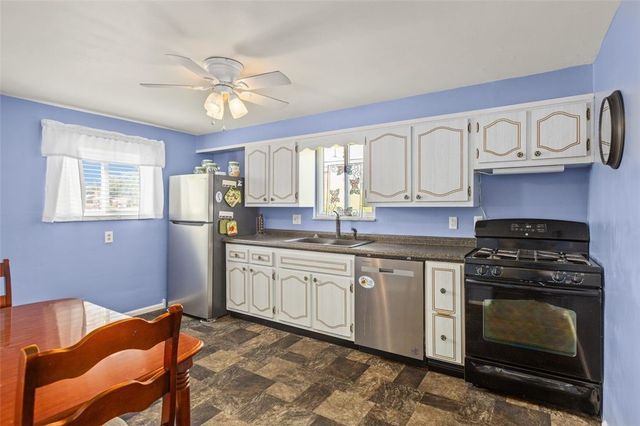 133 Eileen, Baldwin Boro, PA 15227