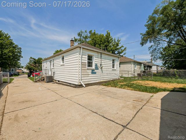 3855 18th Street, Wyandotte, MI 48192