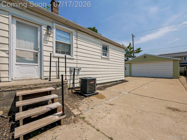 3855 18th Street, Wyandotte, MI 48192