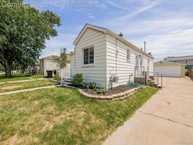 3855 18th Street, Wyandotte, MI 48192