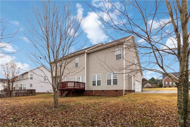 215 Ridge Bay Court, Greenville, SC 29611