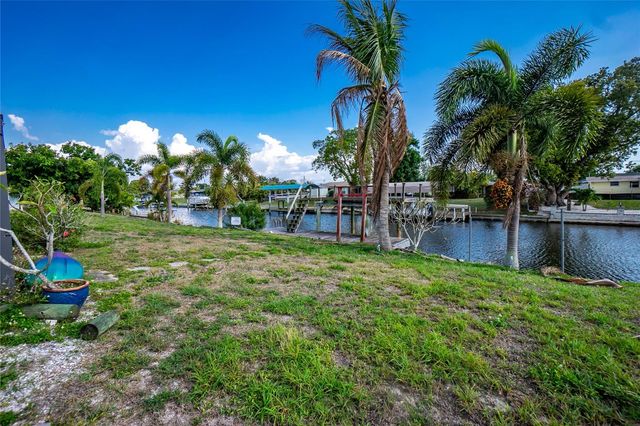 117 BEDFORD DRIVE NE, Port Charlotte, FL 33952