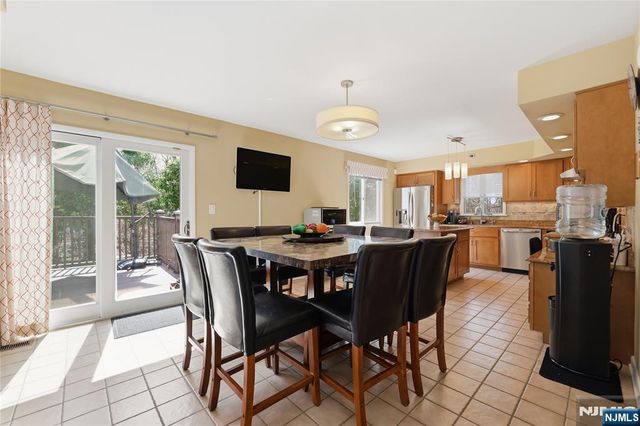 947 Franklin Lake Road, Franklin Lakes, NJ 07417