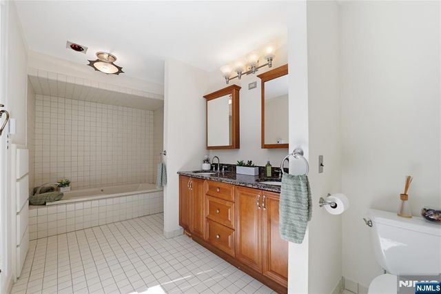 947 Franklin Lake Road, Franklin Lakes, NJ 07417