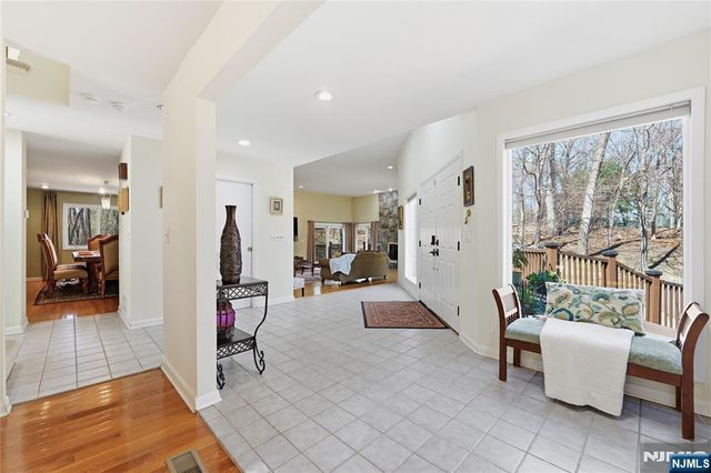 947 Franklin Lake Road, Franklin Lakes, NJ 07417