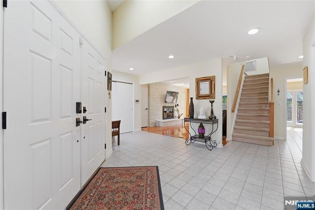 947 Franklin Lake Road, Franklin Lakes, NJ 07417