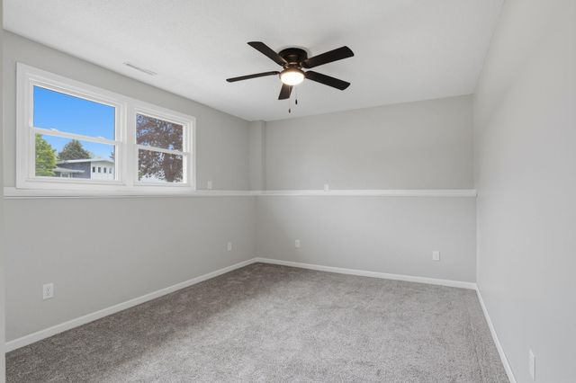 1 S Western Avenue, New Hampton, IA 50659