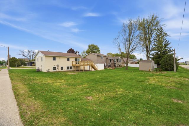 1 S Western Avenue, New Hampton, IA 50659