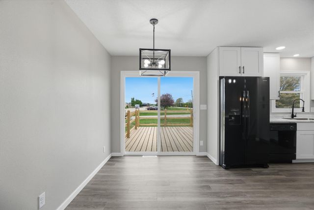 1 S Western Avenue, New Hampton, IA 50659