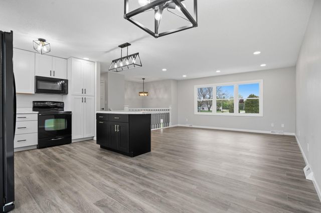 1 S Western Avenue, New Hampton, IA 50659