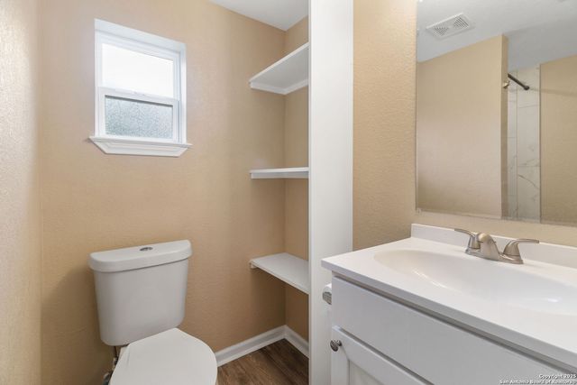 931 W Rosewood, San Antonio, TX 78201