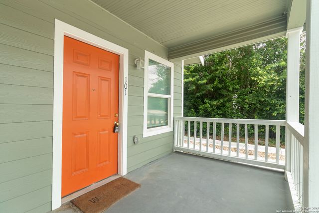 931 W Rosewood, San Antonio, TX 78201